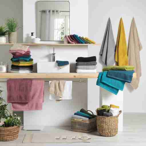 Douceur d'interieur Asciugamano Grande Da Doccia 70 X 130 Cm Spugna Unita Colors Rosa Confetto - immagine 2